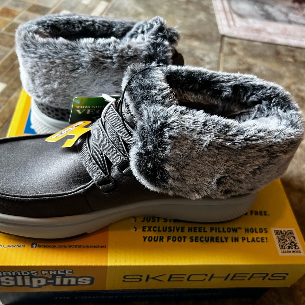 NWT! Skechers Charcoal Gray Faux Fur Collar Slip-On Boot